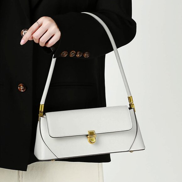 Vintage Small White Shoulder Bag for Women Zipper Closure and Classic Design - Picture 4 of 7